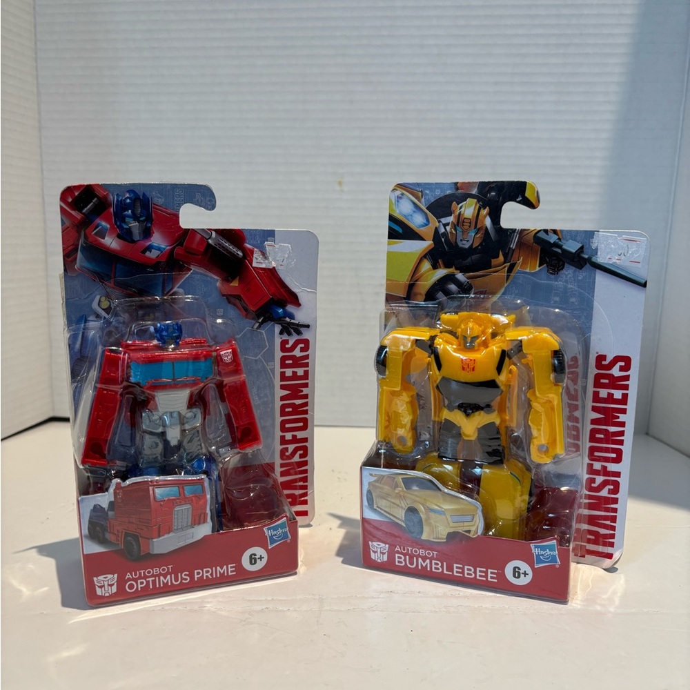 Hasbro Transformers Autobot BUMBLEBEE 4” Optimus Prime Action Figure 3/4 Steps